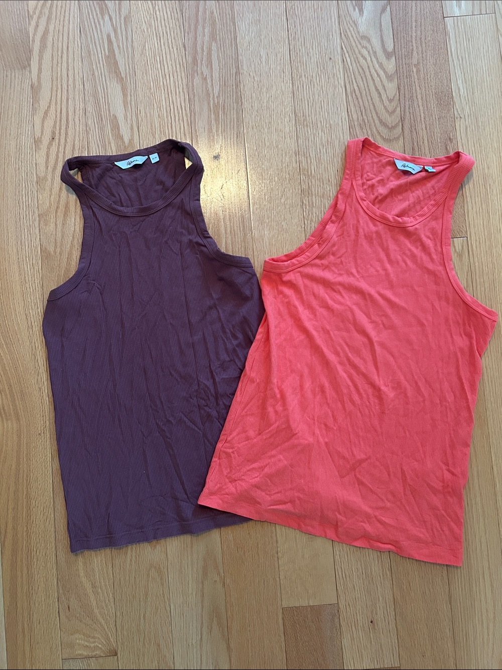 Set of 2 Reitmans Ribbed Tank Tops in Plum (XS) and Coral (S)